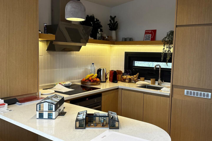 B0DA6ADB-9A86-47C7-8851-02EF535968BD